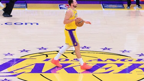 巴塞罗那欧洲巅峰对决，阿尔瓦雷斯盛赞球队实力